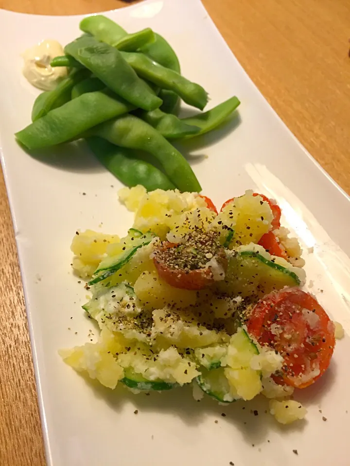 Snapdishの料理写真:マヨなしポテトサラダ セミドライトマト入り|Mskさん