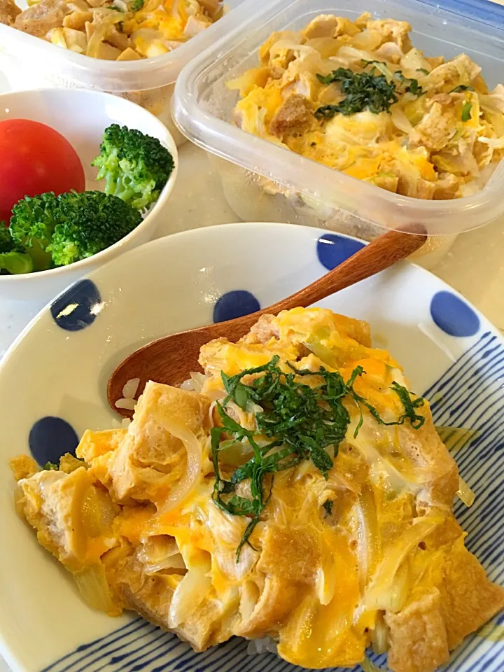 高野豆腐と油揚げの
なんちゃって親子丼|大久保 掬恵さん