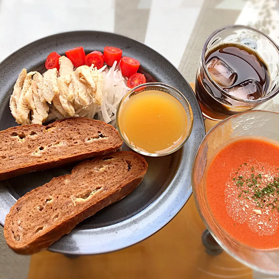 今日のランチ（冷製トマトスープ他）|まゆみクックさん