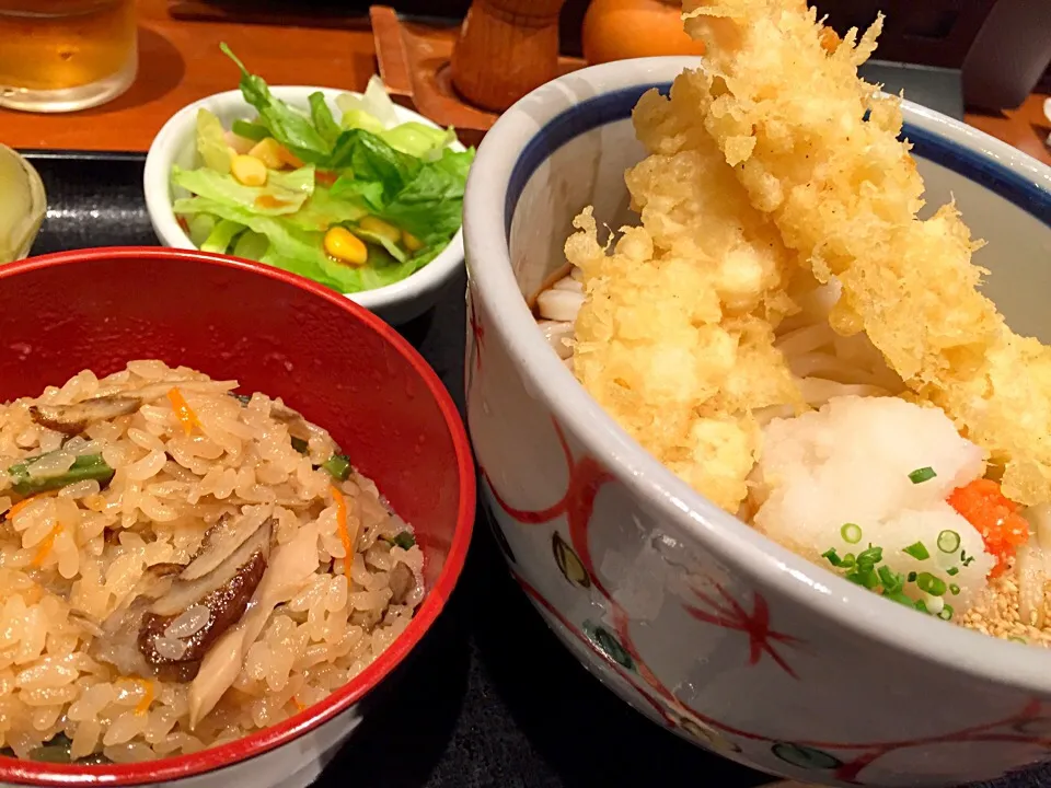 日替り(海老天おろしぶっかけうどん、炊き込みご飯)|buhizouさん