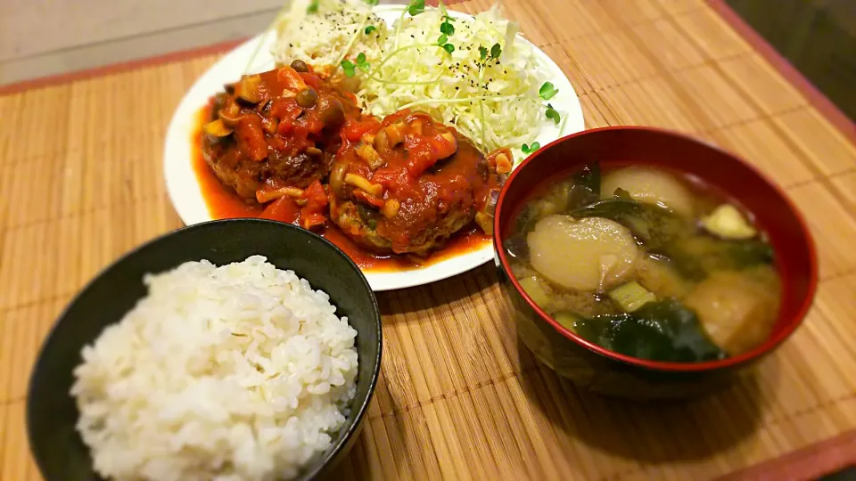 鶏ﾑﾈ肉と豆と麩のﾊﾝﾊﾞｰｸﾞ～
の晩ごはん✨|kaz(*･ω･)さん