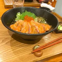 サーモンとイクラの親子丼|良輔さん