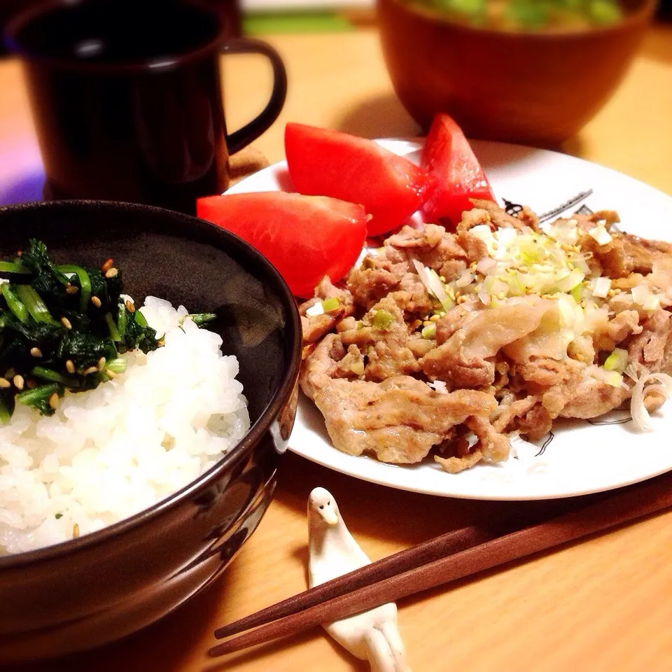 本日の献立
・菜飯
・ネギ塩で漬け込んだ豚
・小松菜とお揚げのお味噌汁|田さん