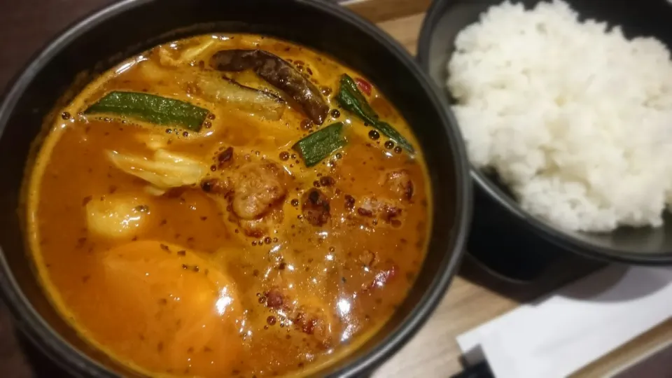 スープで食べるローストチキンと野菜のカレー|ボンゴさん