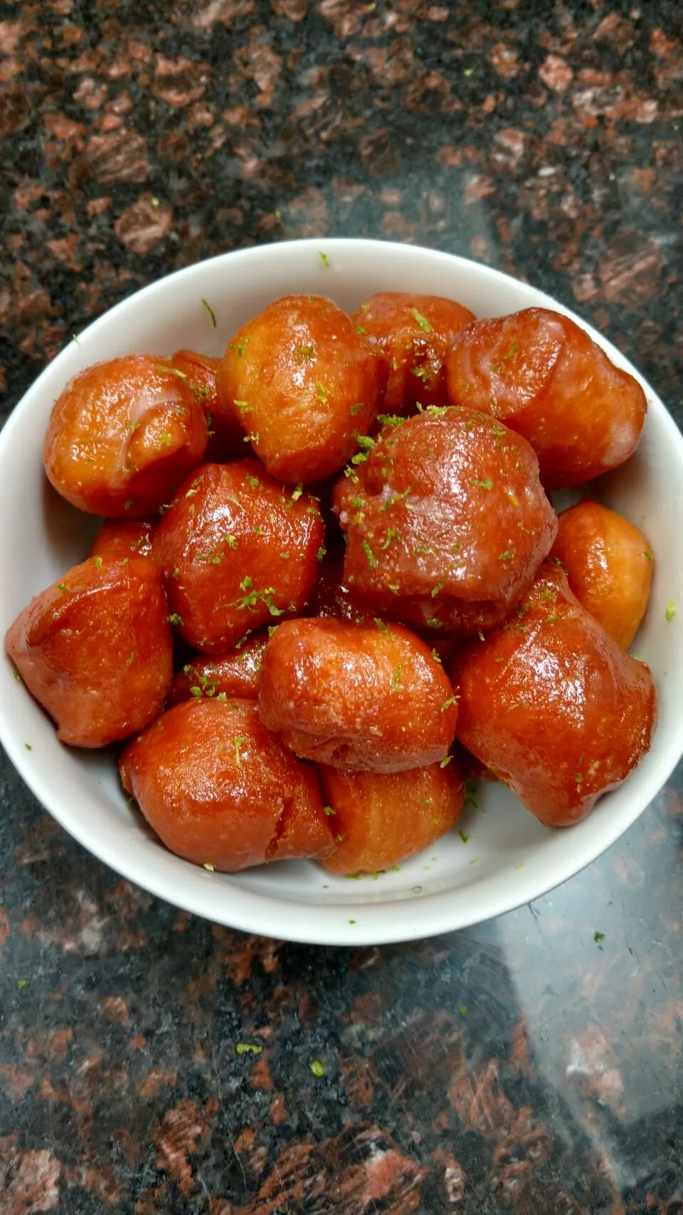 Homemade lemon glazed doughnuts|paulaさん