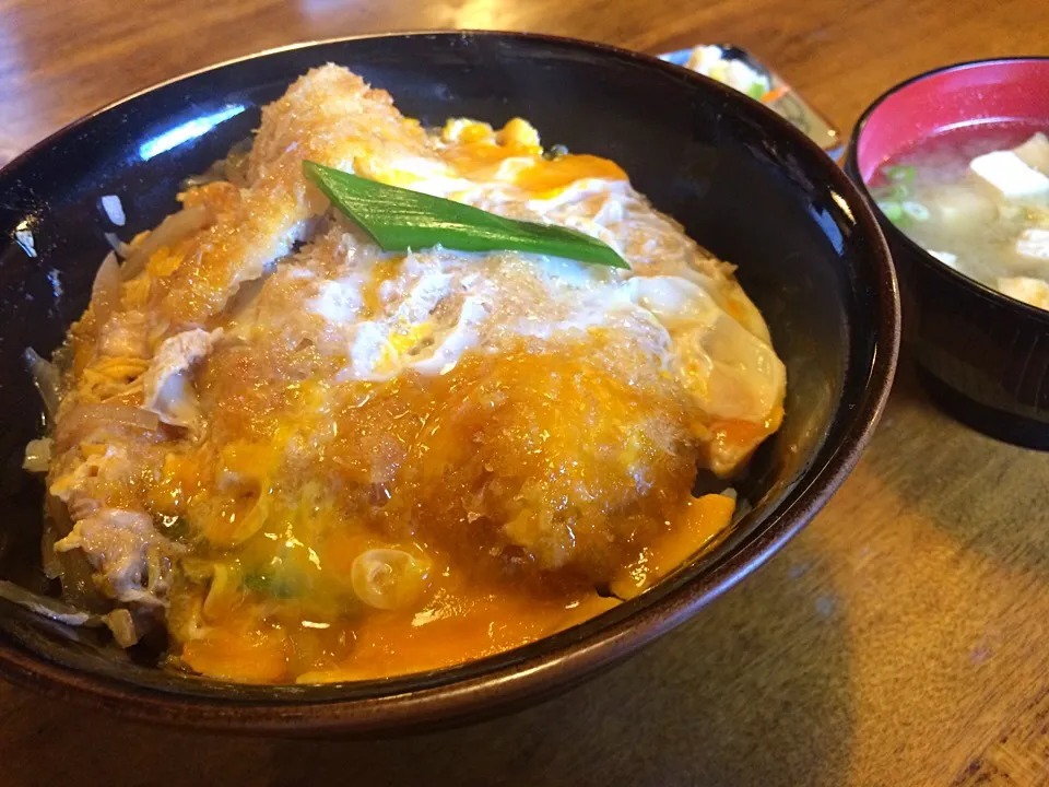 超有名 松江市 喫茶店MG のカツ丼|たっぷさん