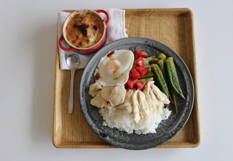 今日の昼ごはん
ムネ肉でよだれチキン|もも太郎さん