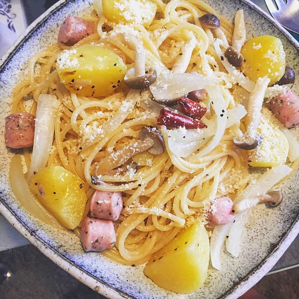 白いパスタ|たけのこジョニーさん