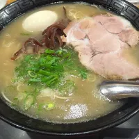 Snapdishの料理写真:豚骨ラーメン|Narumiさん