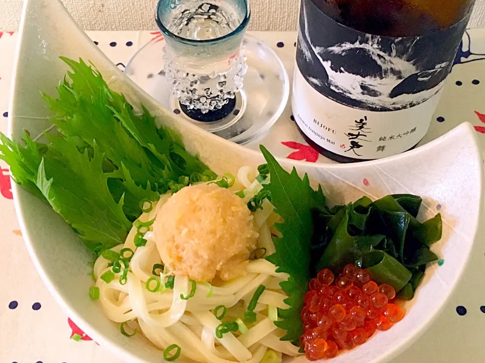 味噌おろしぶっかけ水沢うどん
美丈夫 純米大吟醸 舞（高知）|藤井裕之さん