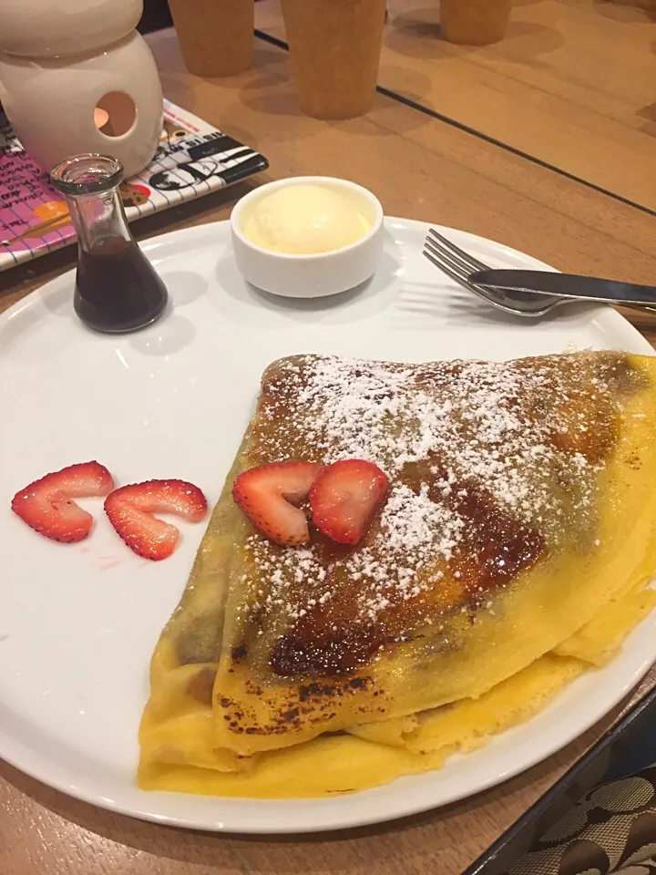 strawberry choco crepe|Reiko Araiさん