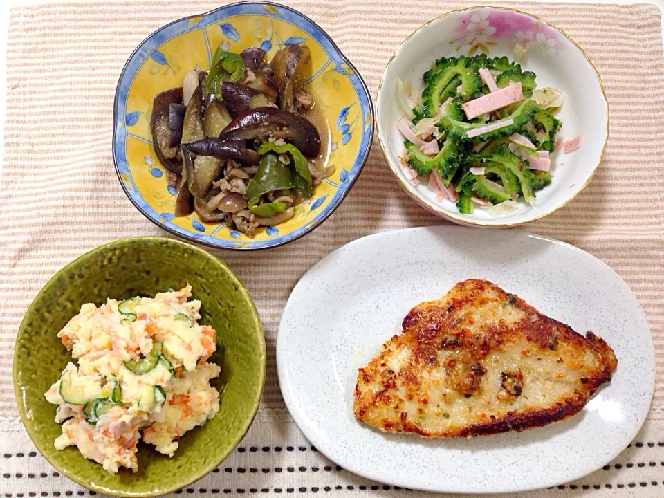 白身魚のバター焼⭐️ポテトサラダ⭐️豚と野菜の味噌炒め⭐️ゴーヤサラダ|ほなさん