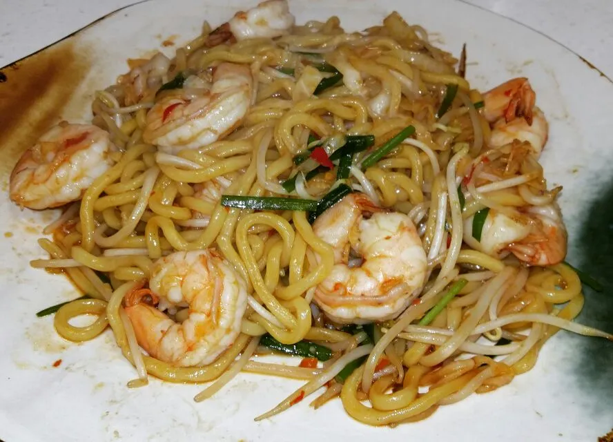 虾炒面 - fried noodles with shrimp|steven z.y.さん