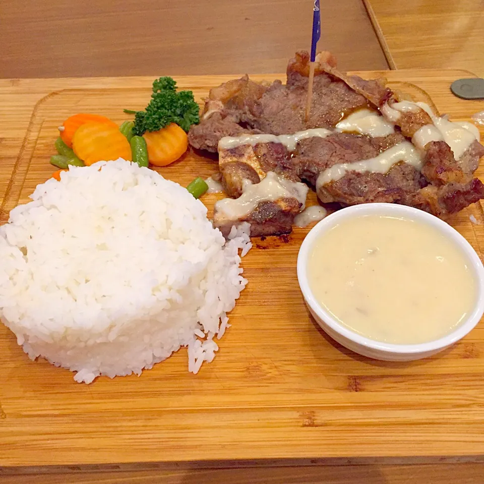 T bone steak😋|Bho Condeさん