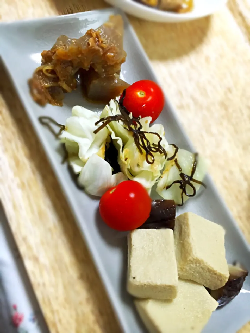 常備菜。
こんにゃくの味噌煮
塩こんぶキャベツ
高野豆腐の煮物

常備菜大好き🌼🌼|mame_さん