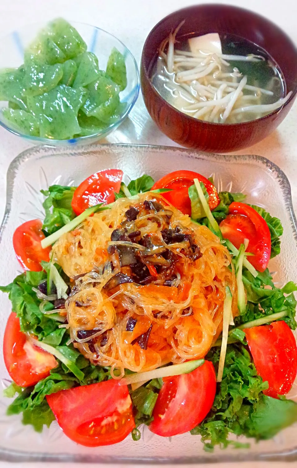 Snapdishの料理写真:麻婆春雨サラダ＆刺身こんにゃく＆モヤシと豆腐とワカメのダシダスープ♡|ゆっこさん