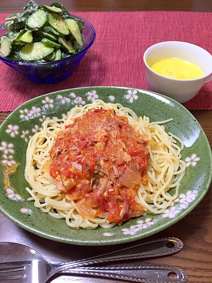 完熟トマトとバジルとツナのパスタ かぼちゃのスープ きゅうりの胡麻和え|Terumi  Yokosawaさん