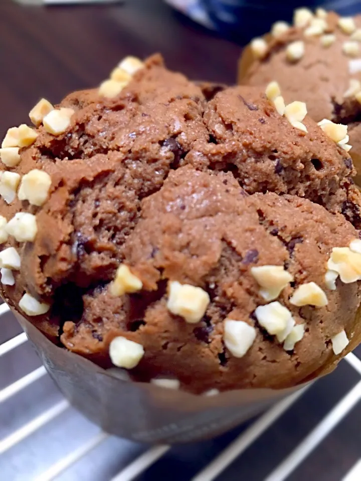 Dark Chocolate Muffin with Chocolate Chips and Nuts|ケー ララ・ジョイさん