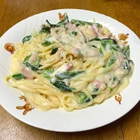 ほうれん草とアスパラとベーコンのクリームパスタ|麦汁さん