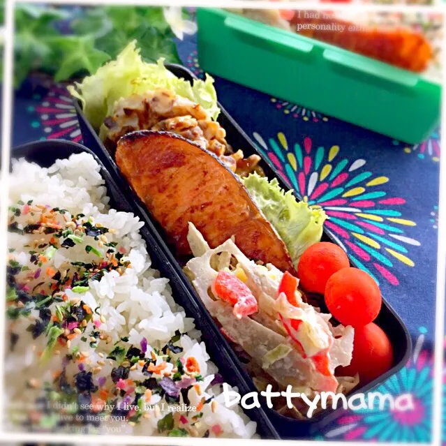 焼き鮭とお好み焼き弁当～♡ #battymamaの節約しても美味しいお弁当|ばってぃーまま＠♪さん