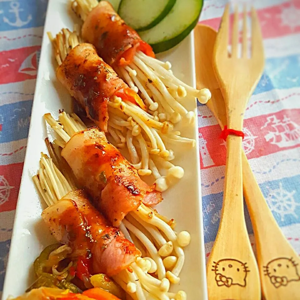 Snapdishの料理写真:enoki mushrooms wrapped in bacon cooked with organic coconut oil|Chua Jeanさん