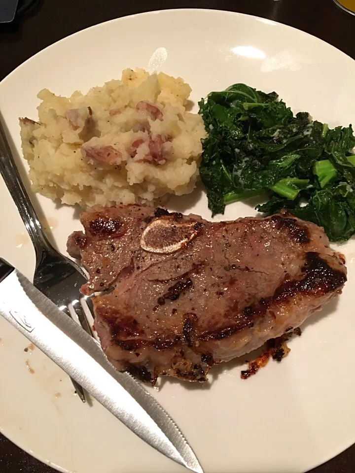 Lamb steak, kale, mashed red potatoes|ThaVirgo86さん