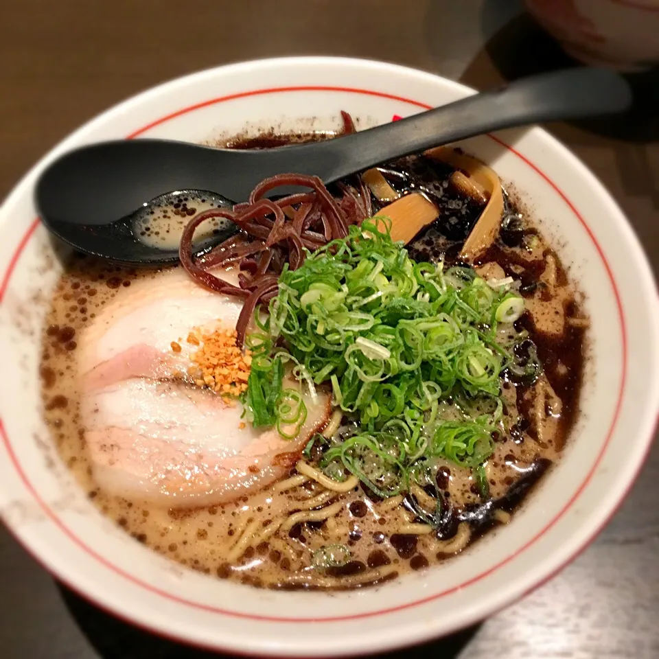 Snapdishの料理写真:熊本ラーメン|米さん