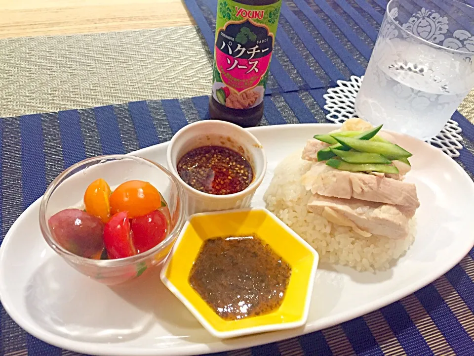 海南鶏飯♡パクチー、ピクルスナンプラー、ピリ辛胡麻オイスターソース添え|meirecipeさん