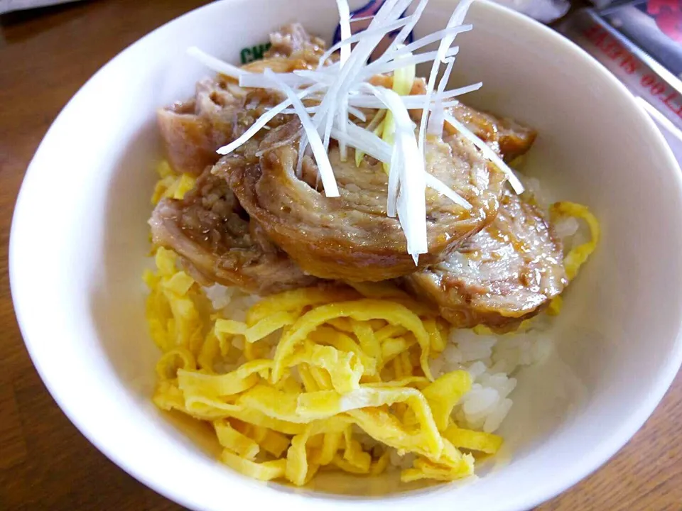 薄切り肉のチャーシュー丼|もこうさぎさん