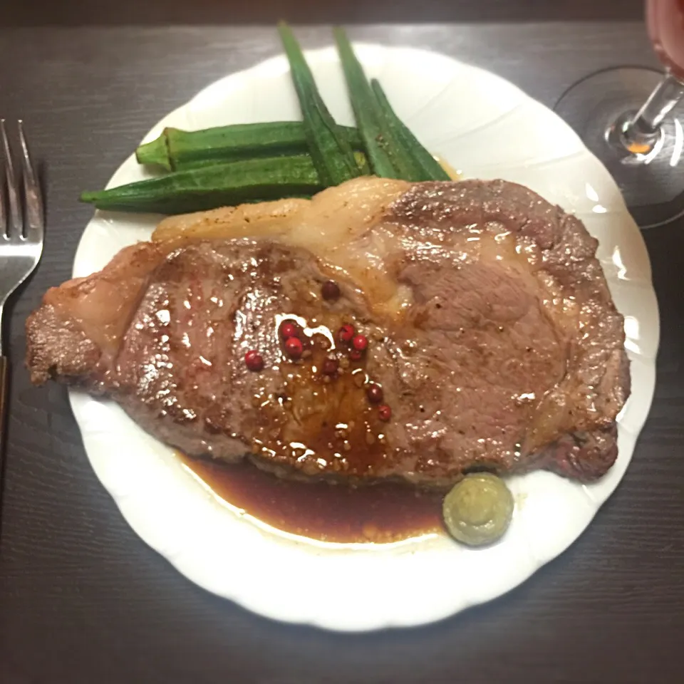 Snapdishの料理写真:国産リブロースステーキ|いず⋈ + ゜さん