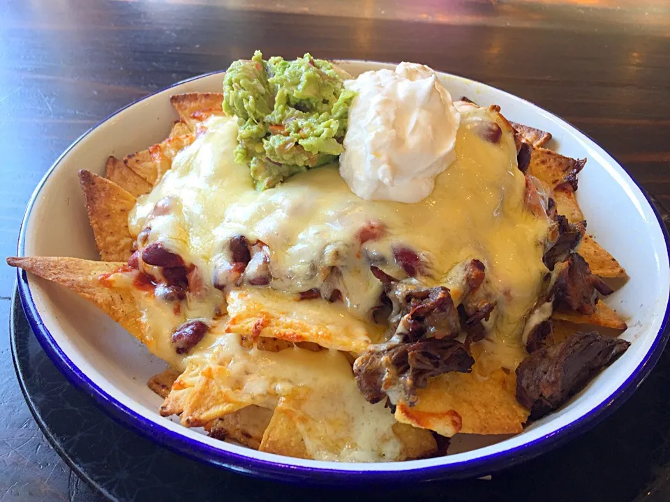 Snapdishの料理写真:ナチョス(Shredded Beef Nachos)|FKTMPさん