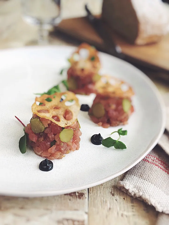 Snapdishの料理写真:Tuna tartare with squid ink aioli|rick chanさん