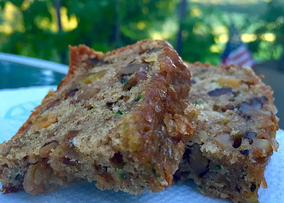 Zucchini bread with golden raisins and walnuts.|Dean M Rogersさん