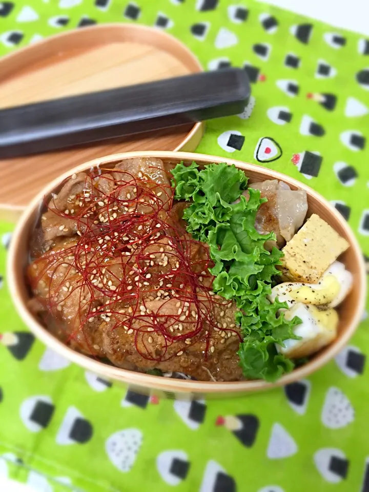 🍙生姜焼き丼
🍙肉焼売
🍙出し巻き卵焼き
🍙チーズはんぺん|pindoraさん