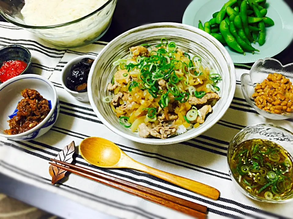 Snapdishの料理写真:晩ご飯☻ネタに困った時はいつも簡単豚丼♡|rai☻*さん