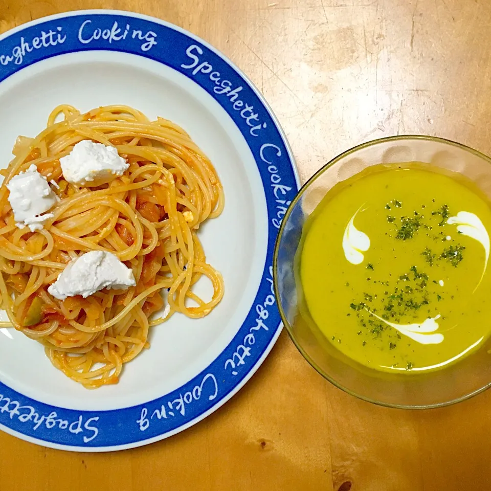 Snapdishの料理写真:トマトクリームパスタとカボチャスープ(*^^*)|sachiさん