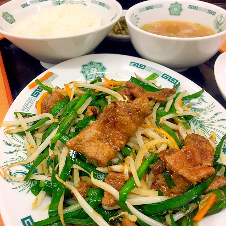 ニラレバ炒め定食ご飯少なめ|ちな姉＠水ノ智南英さん