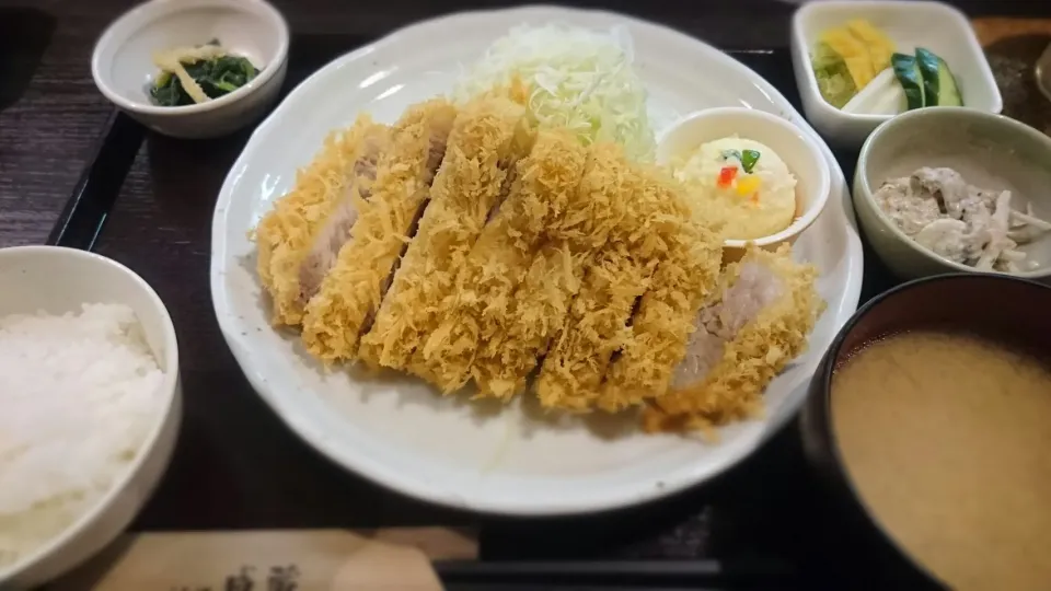 黒豚上ロースカツ定食|ボンゴさん