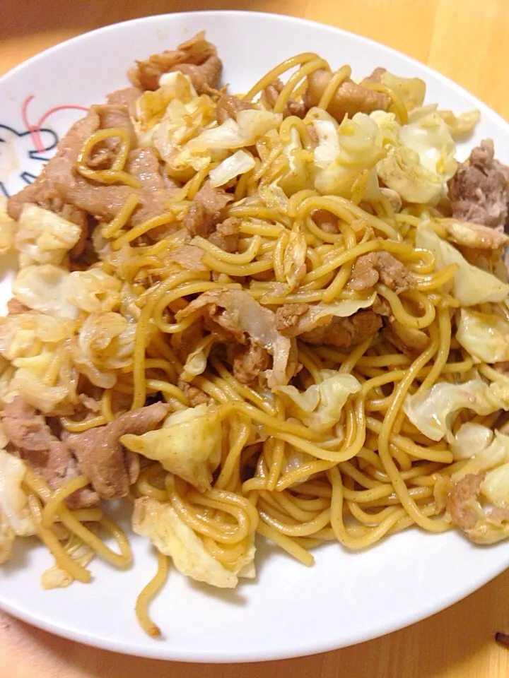 焼きそば
和風な雰囲気を出したくて、醤油を少々入れてみました。|りりこさん