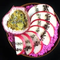 Snapdishの料理写真:Red dragonfruit oats with apple and passionfruit