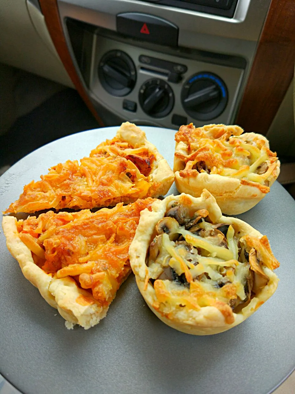 Tuna quiche and mushroom pie|Ee Shanさん