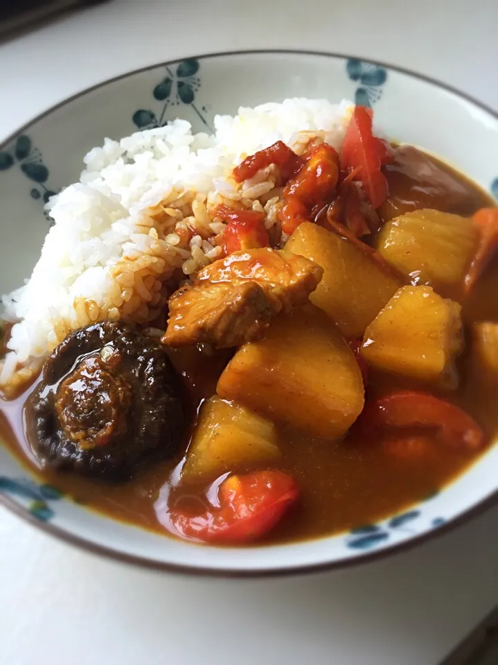 豚バラと大根トマトのカレー“マカ入り”。|FU-TEN 古原貴大さん