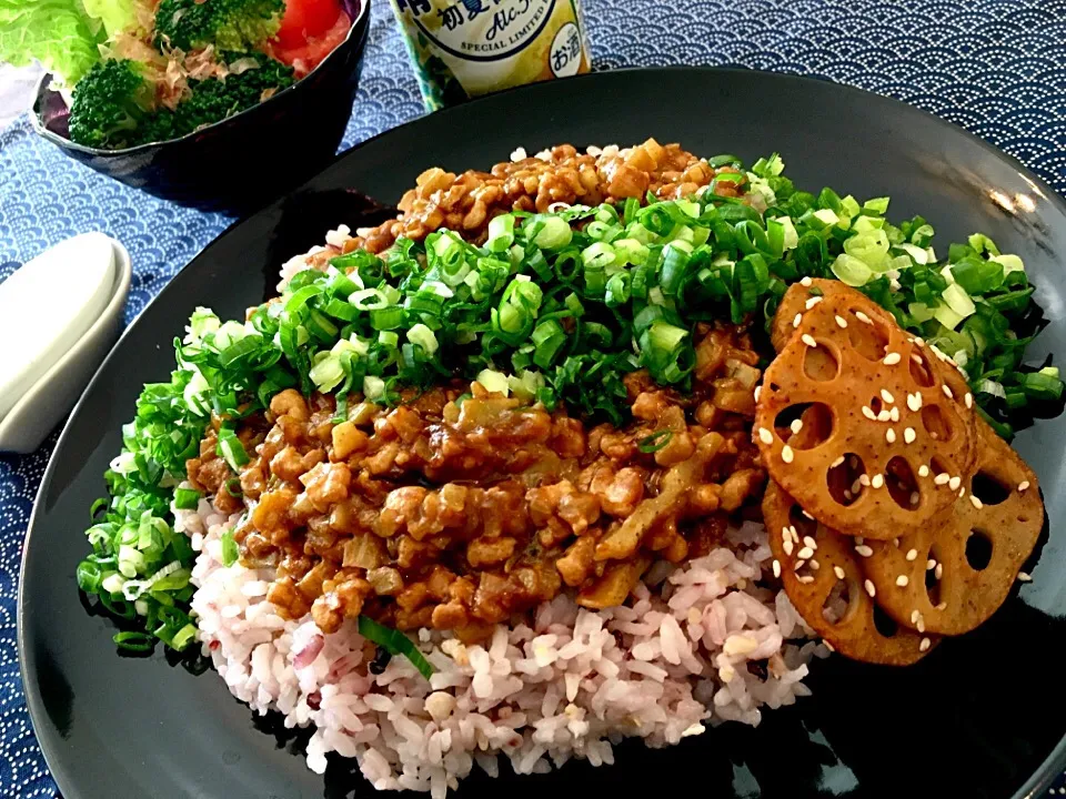 和風キーマカレー。出汁と味噌でコク、刻みレンコンで食感増し、雑穀豆米、ネギだくで♡|ふかرさん