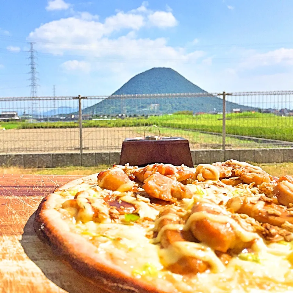 Snapdishの料理写真:照り焼きチキンピザ〜瀬戸内レモンペッパーグラノーラ〜|Hiroaki Takaieさん