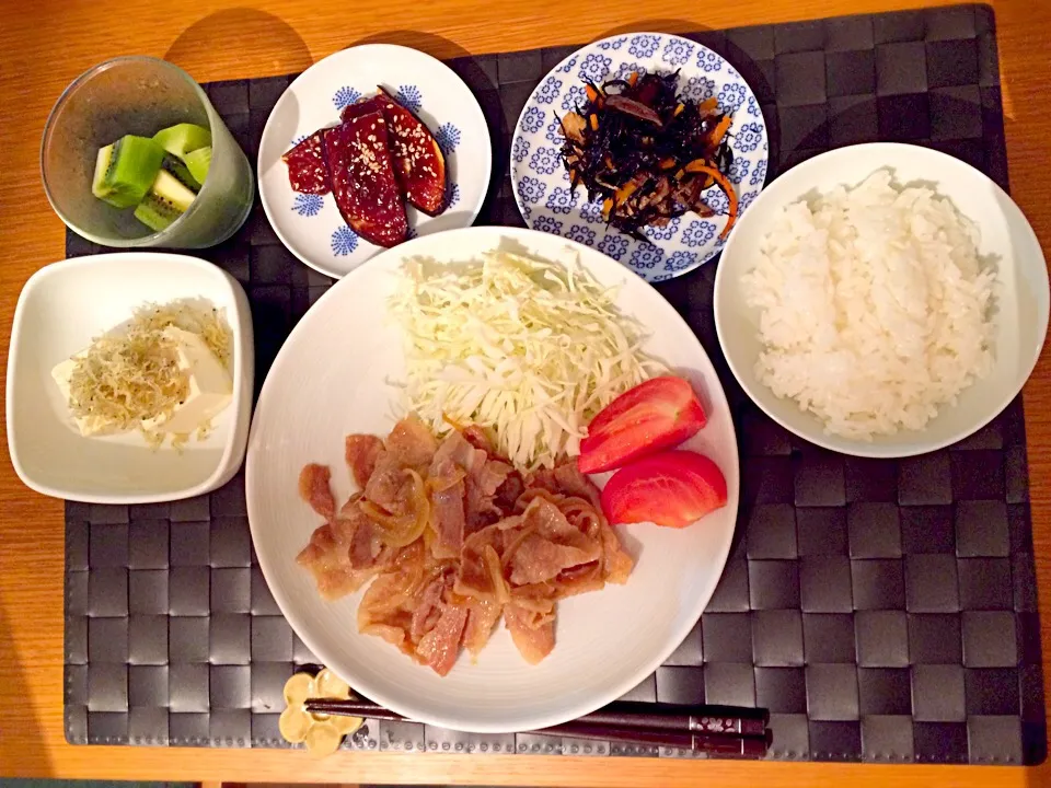 8月25日の夕食✴︎豚の生姜焼き定食|mikomikoさん