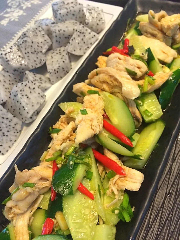 ยำแตงกวาไก่ฉีก/cucumber and chicken spicy salad|SaSaさん