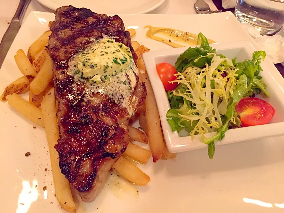 Black angus sirloin with cafe de Paris butter|Sky Blueさん