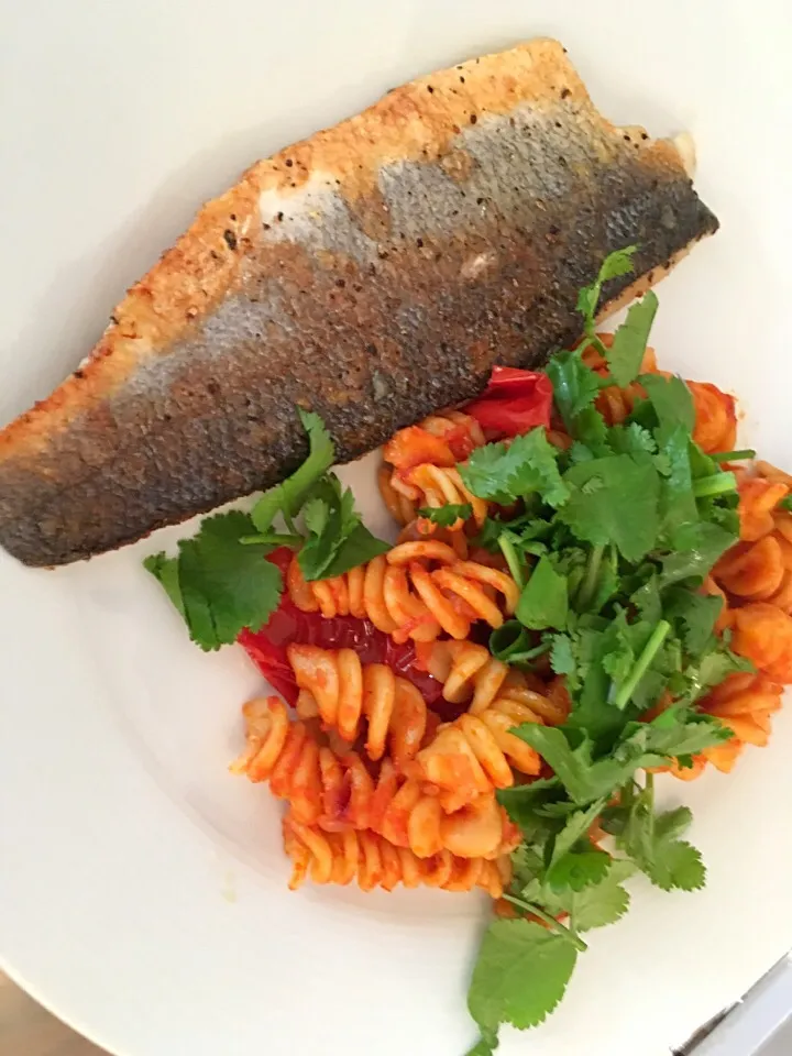 Spicy tom yam pasta with panfried seabass|Ong Sor Fernさん