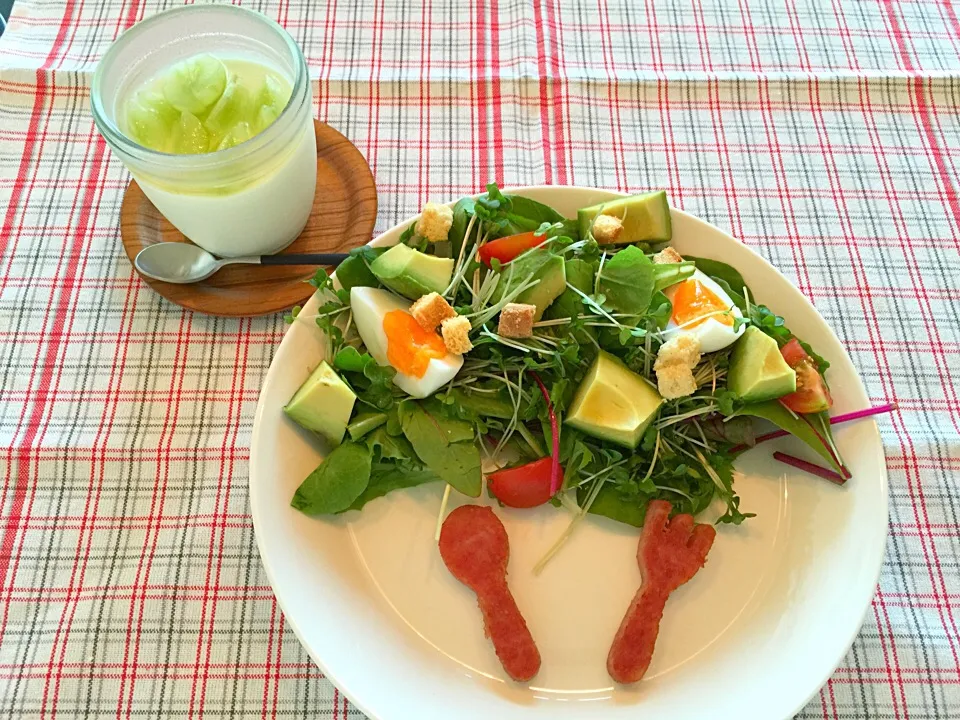 野菜たっぷりサラダ
杏仁豆腐
   マスカットのシロップで|Hitomiさん