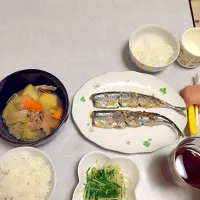 Snapdishの料理写真:和食 秋刀魚肉じゃが水菜のポン酢お浸し|はるをさん